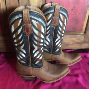 ARIAT Women’s cowboy boots size 8.5 New